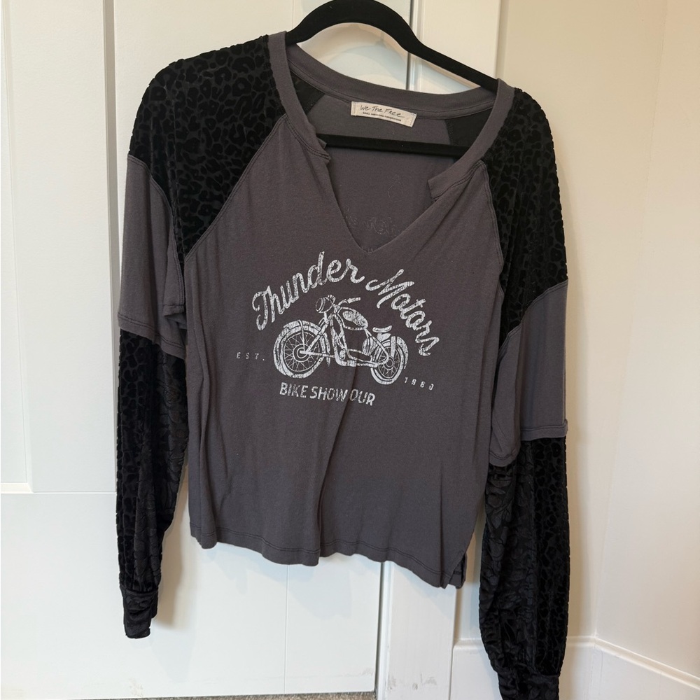 We The Free Graphic Crop Long Sleeve Tee Gray Black